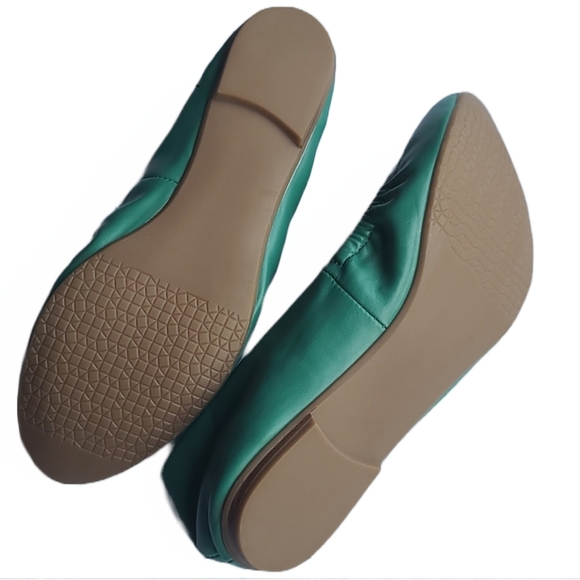 Tahari 8.5 Women's Green Flats - Picture 7 of 8